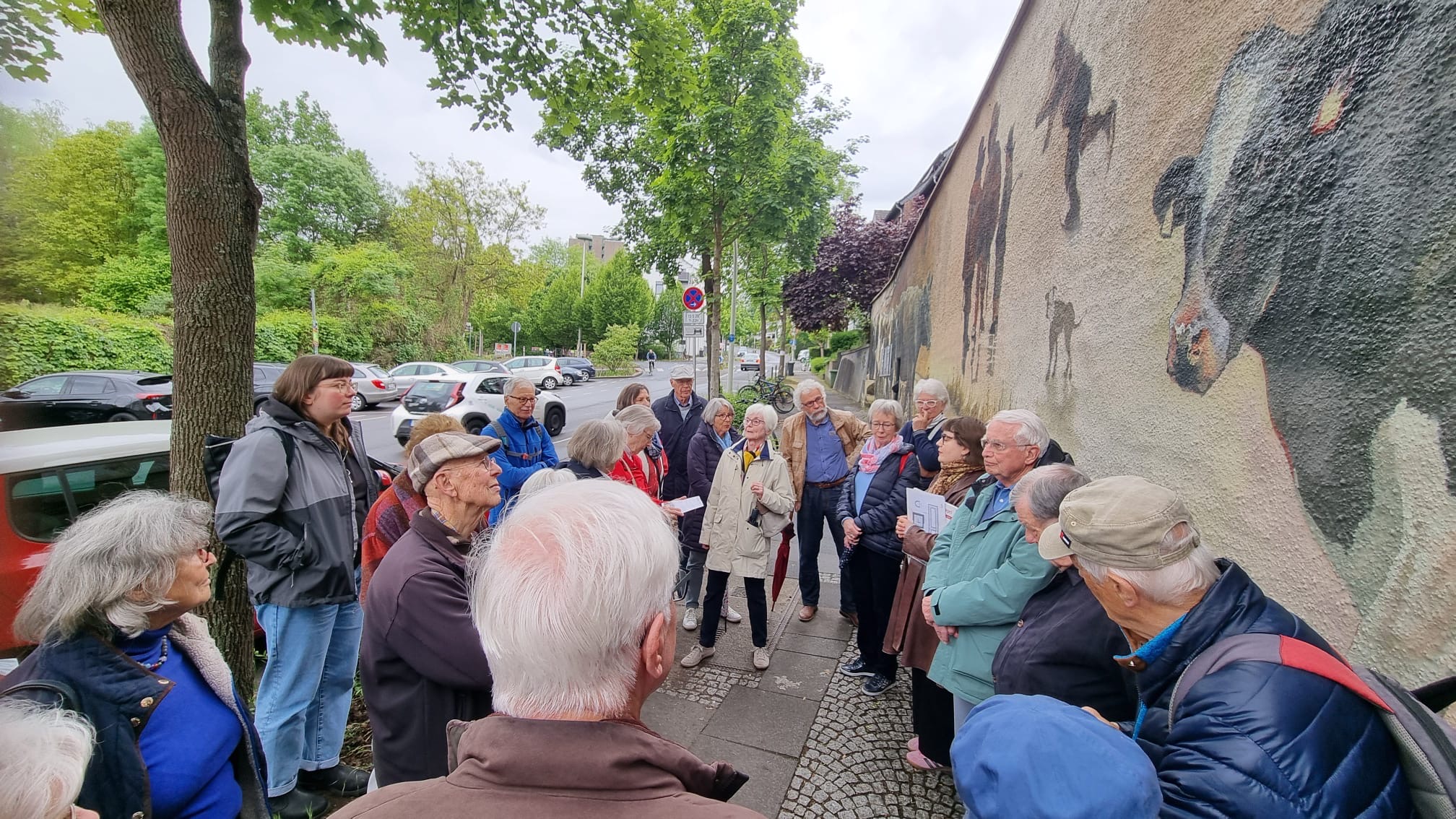 Gruppe vor Kulturbunker 26
