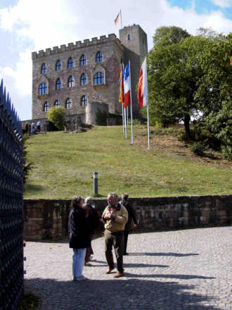Erste Station der Reise war das Hambacher Schloss, 05 09 17 Hambach1