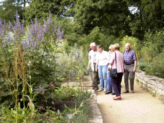 05 08 05 Lorsch Kratergarten