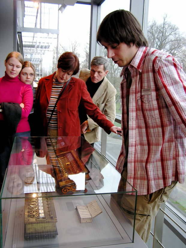 db 06 04 04 P4040139a13