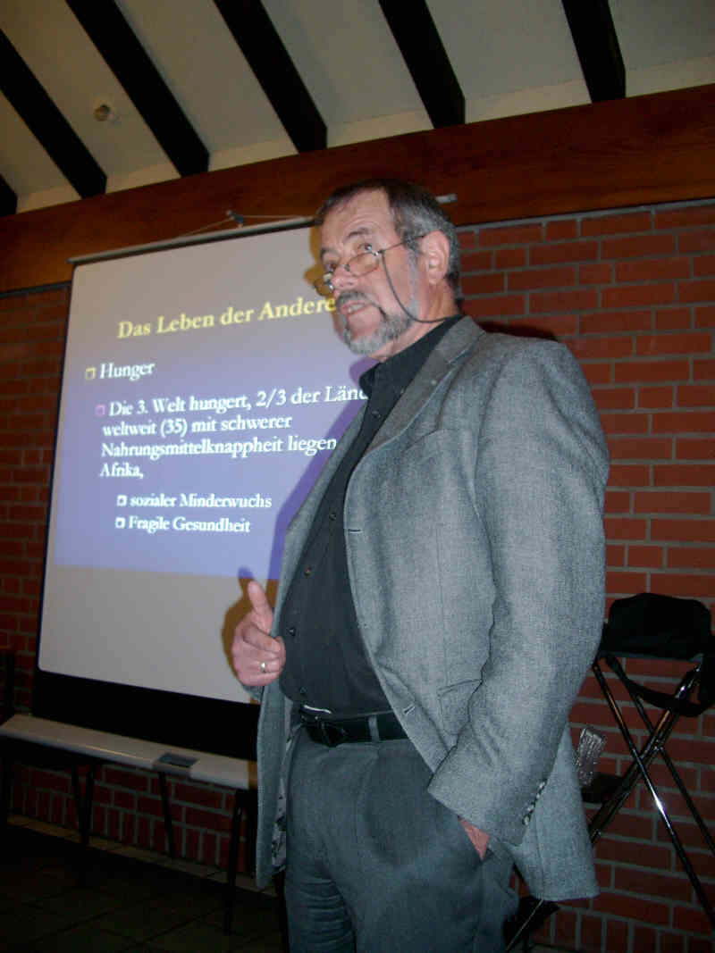 db Der Vortragende bei Erlauterung seiner Thesen 1 13