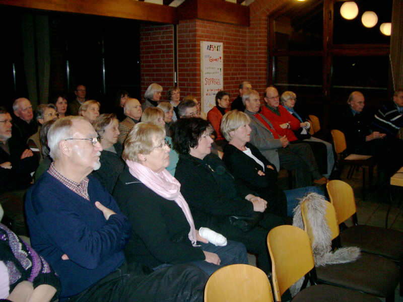 db Gespannte Aufmerksamkeit der Zuhorer 1 13